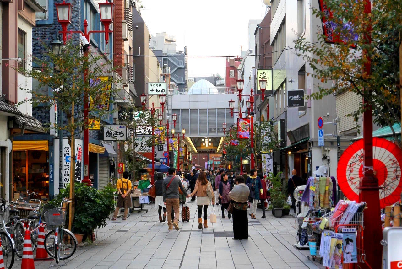 Торговая улица в Токио