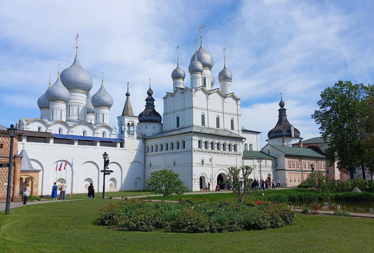 Храм в Ростове Великом