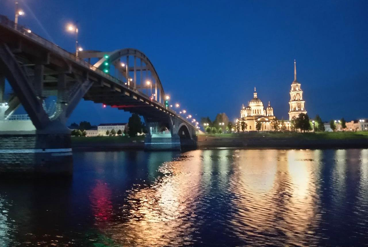 Вид на ночной Рыбинск