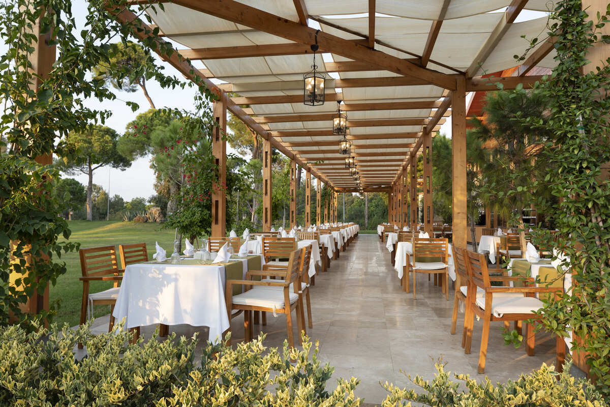 Отель Bellis Deluxe Hotel 5