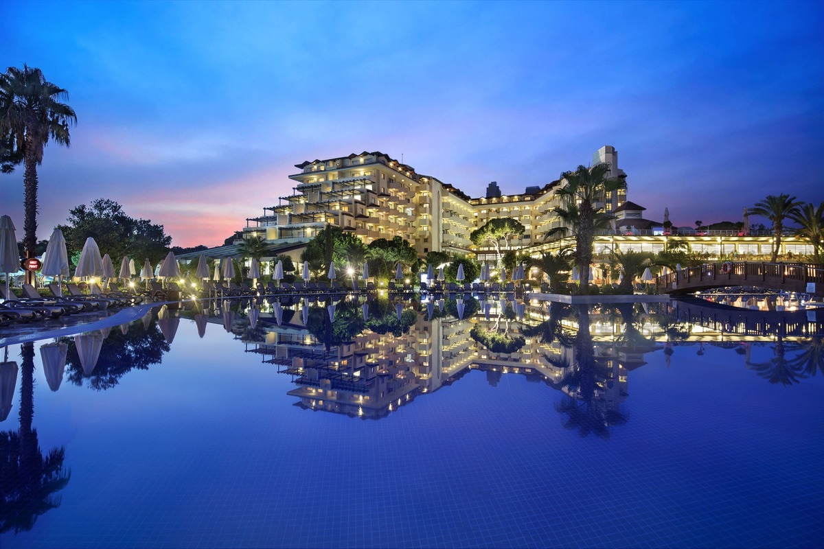 Отель Bellis Deluxe Hotel 5