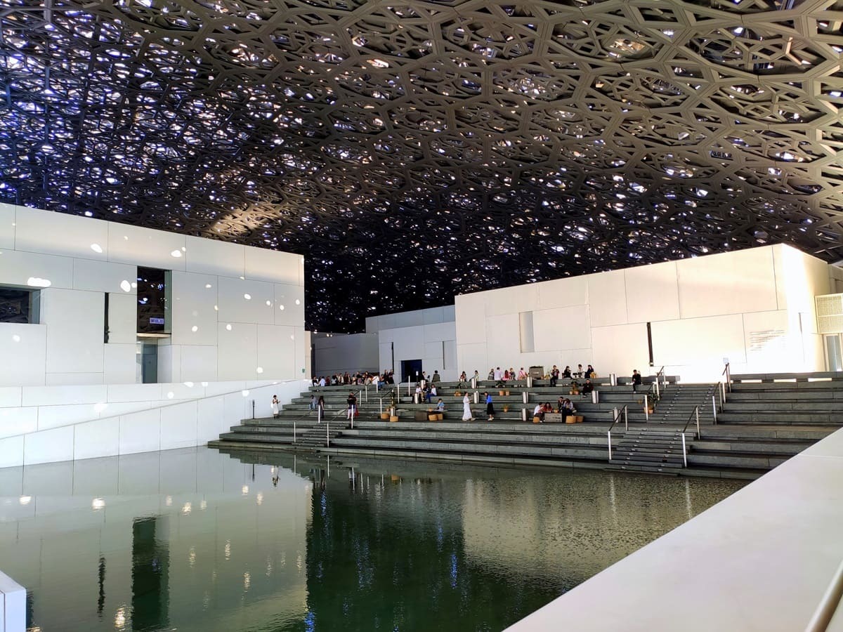 Лувр Абу-Даби