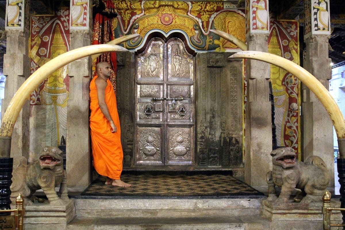 Шри-Ланка. Храм Зуба Будды в Канди