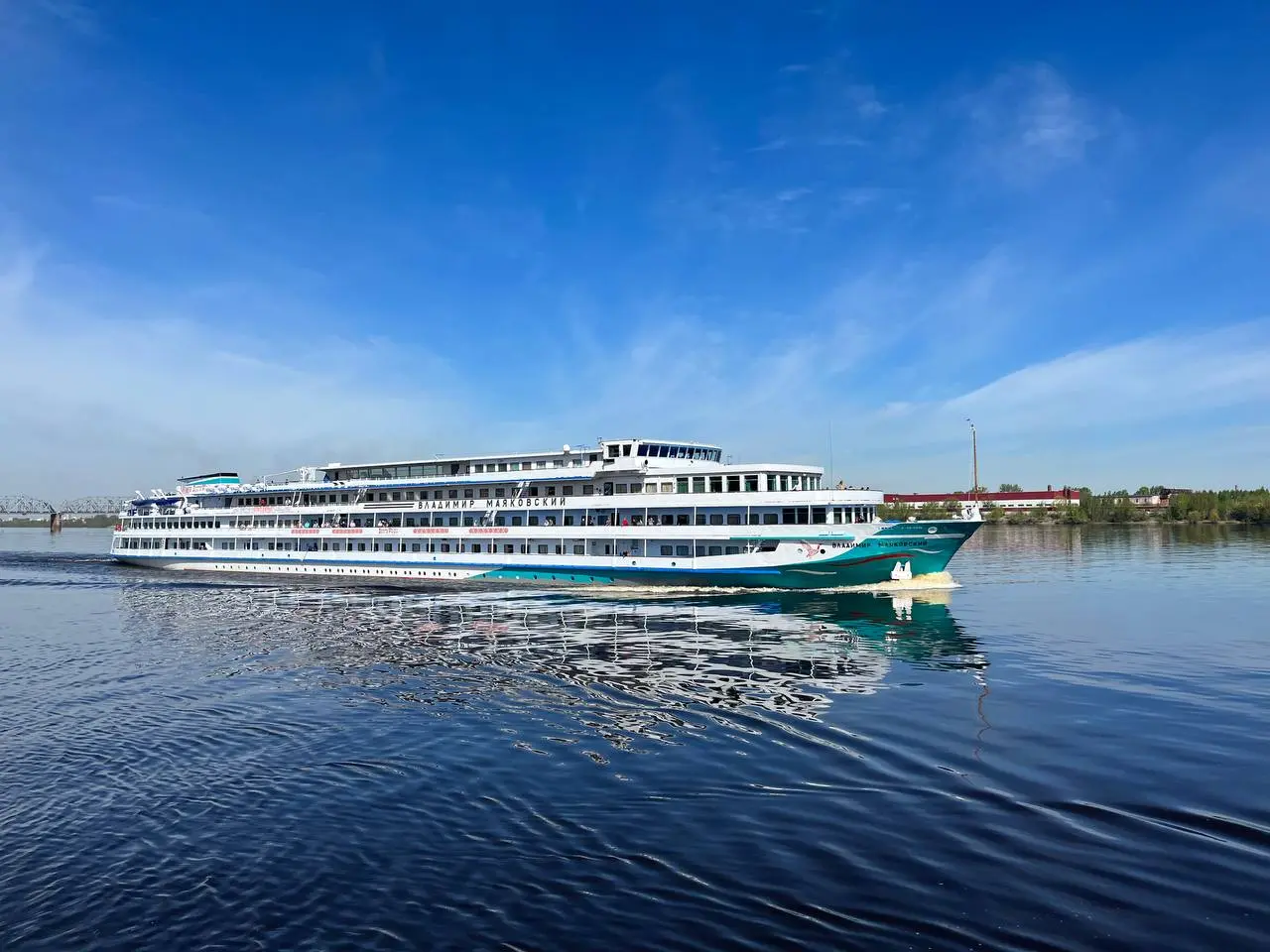 Теплоход «Владимир Маяковский»