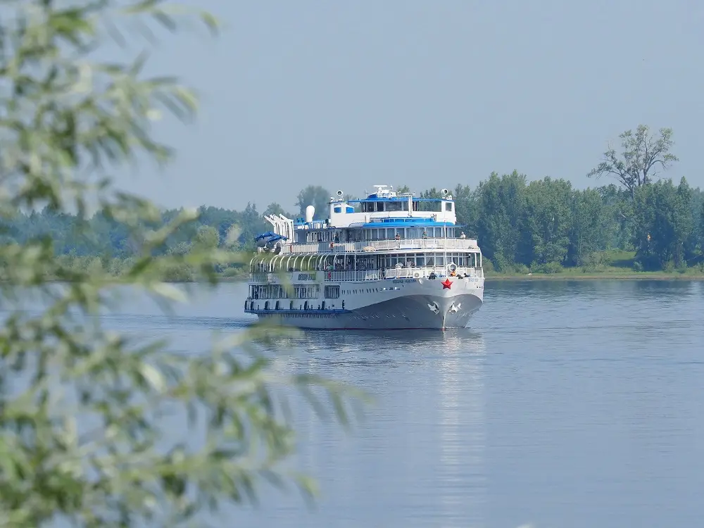 Теплоход «А. Невский»