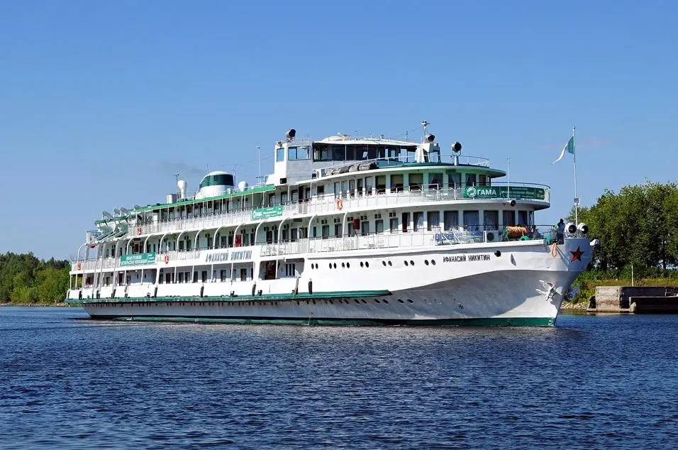 Теплоход «Афанасий Никитин»